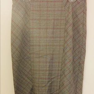 Plaid gray skirt